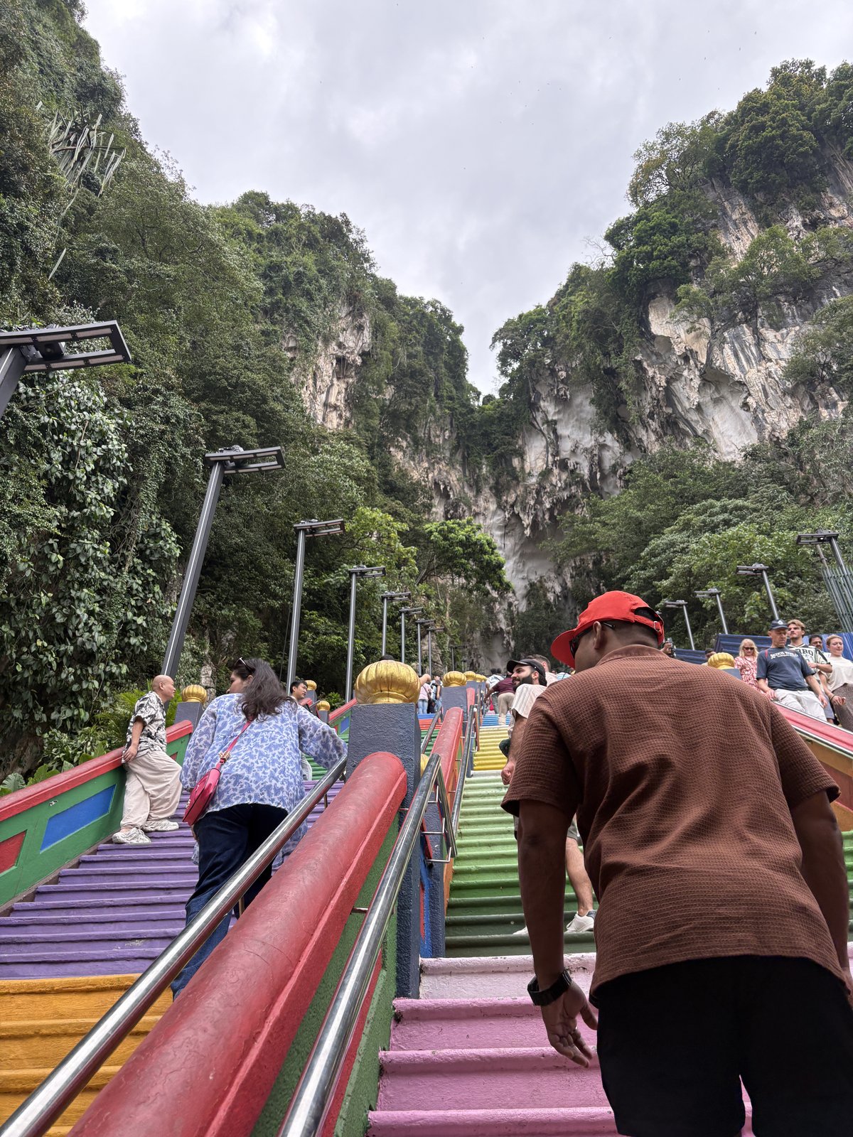 階段は300段近くあるらしい