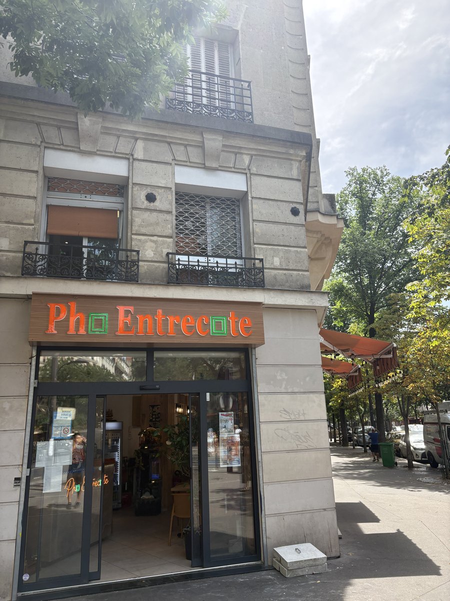 フォー専門店はたくさん見つけることができます